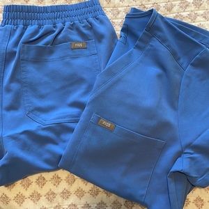 FIGS Ceil Blue Technical Collection Scrub Set, small